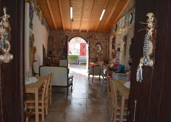 Nezis'in Konagi Hotel Ayvalı